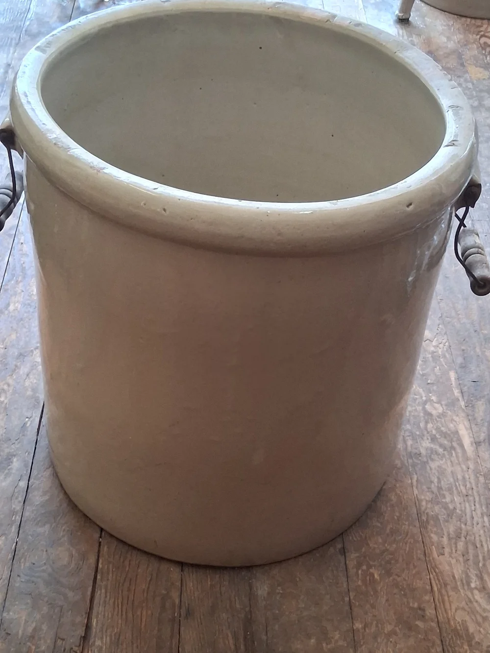 10-Gallon Red Wing.Stoneware Crock with Wing Decal
